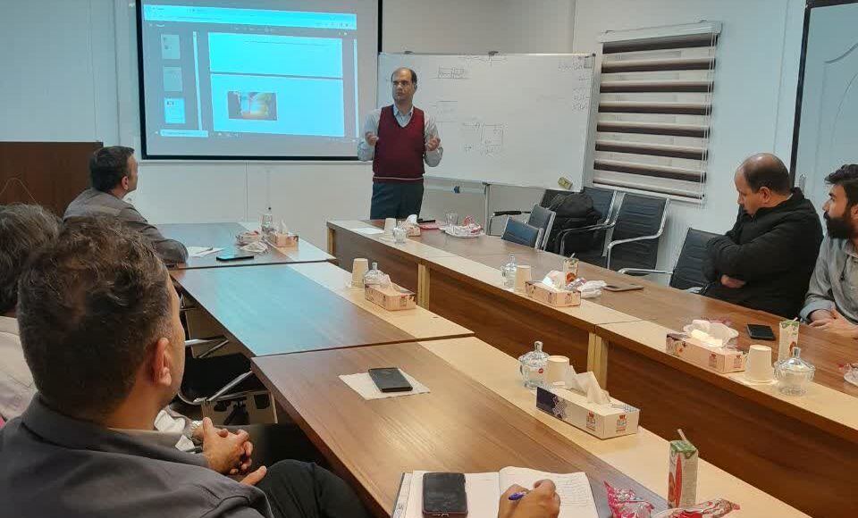 جذب نیروهای متخصص و ایده‌های نو توسط شرکت‌های بزرگ و پیشرو آمریکایی